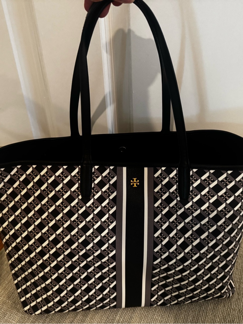 Gently used Tory Burch 143364 Geo Logo Top Zip Tote Black Shoulder Bag $398 - Picture 5 of 6